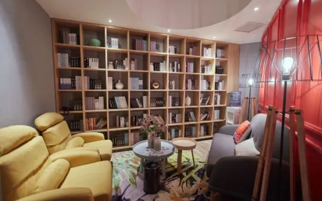 Happy Inn Hotel (Zhengzhou Erqi Wanda Plaza South Third Ring)