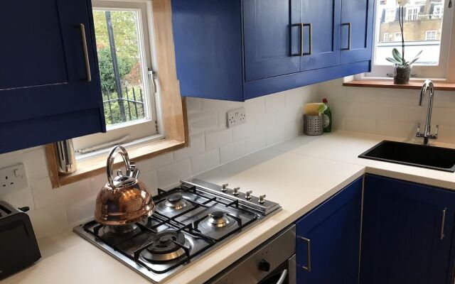 Wix's Lane 3 bed Apartment