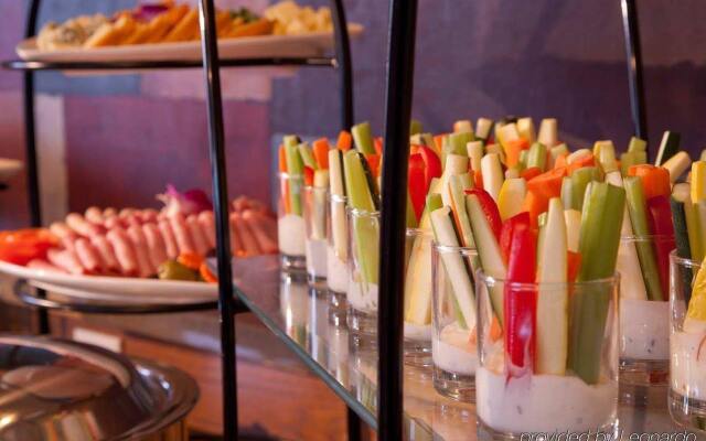 The Marquette Hotel, Curio Collection by Hilton