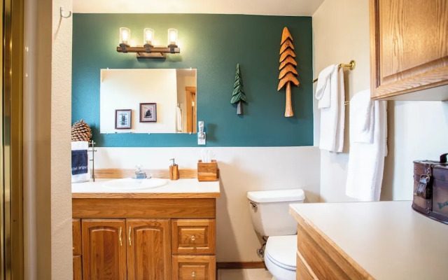 All Seasons River Inn