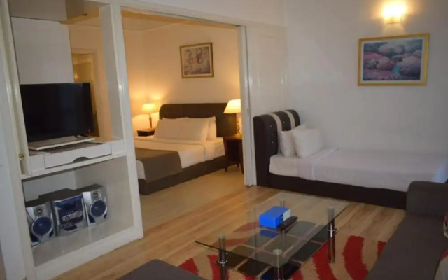 Family Apartment At Times Square