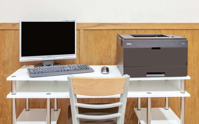 Super 8 by Wyndham Mt Pleasant