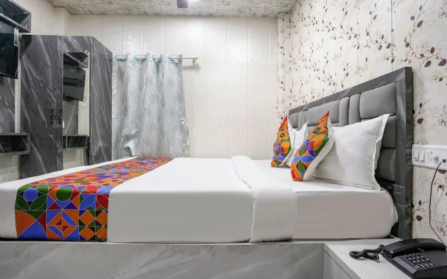 Fabhotel Hans Residency