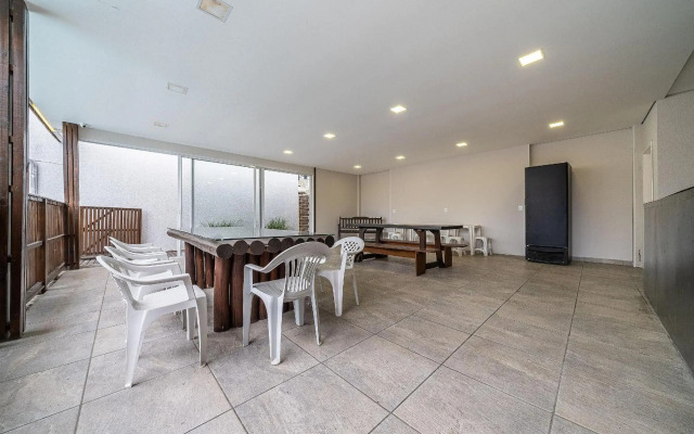 027 - Lindo Residencial com Piscina e Jacuzzi em Bombas