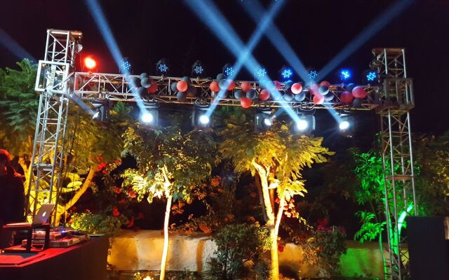 Mulberry Araliayas Resort & Spa