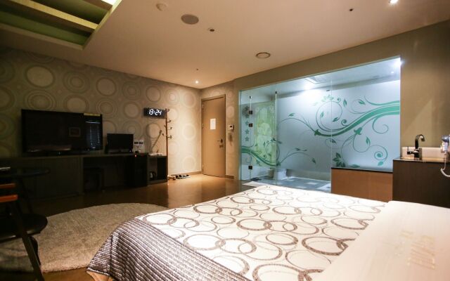 Hotel Pandora