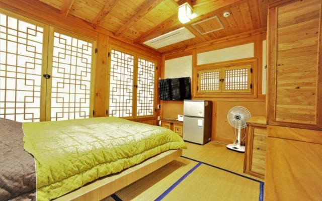 Seogwipo Wemegoong Pension