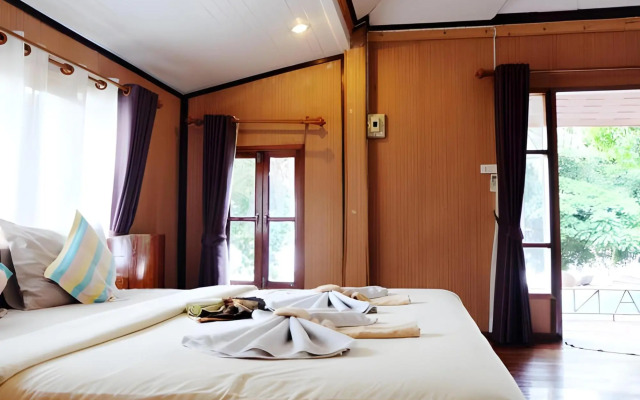 Check In & Chill Out Laem Sok Pier