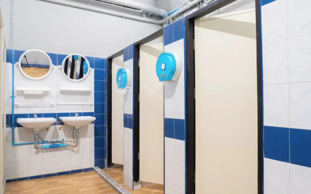 Leisure Hostel