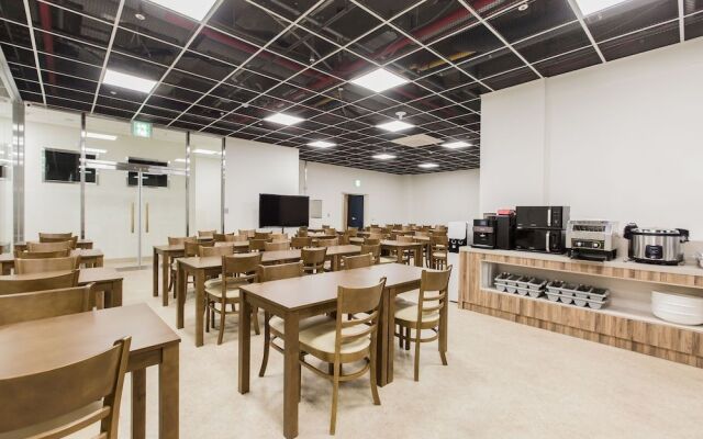 Shining Glory House - Hostel