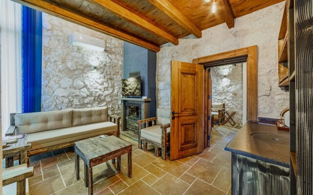 Marisstone Hotel Villa