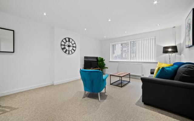 Village Hideaway 2 Bedroom Apartment North Cardiff