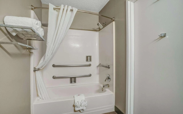 Motel 6 Euless, TX - Dallas