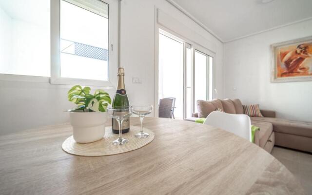 Bright Two Bedroom Apartment - RA721LT