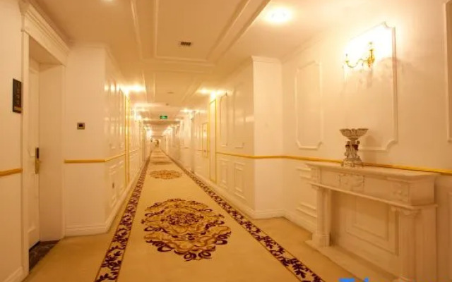 Royal Hotel