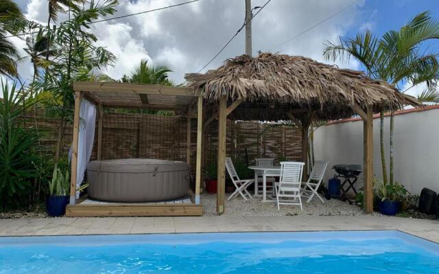 Gite Corossol Martinique piscine privée, résidence naturiste