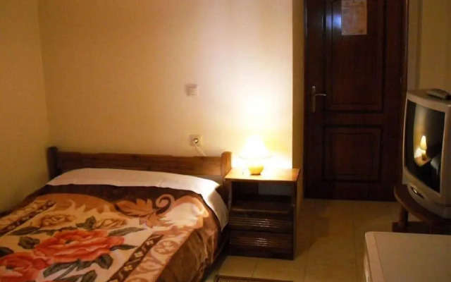Pavlou Rooms