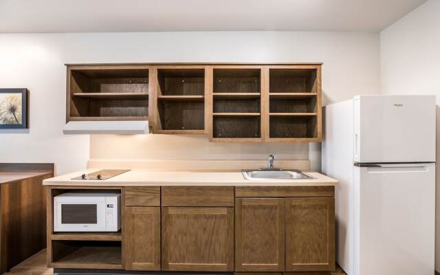 WoodSpring Suites Chicago Addison