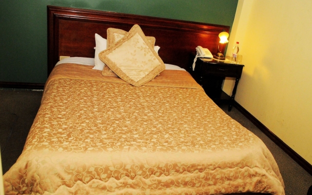 Colony Inn Hotel