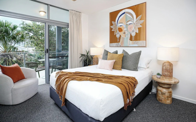 Luxury Cairns Stay with Pool and BBQ