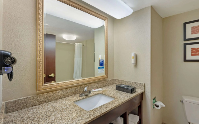 Comfort Inn And Suites