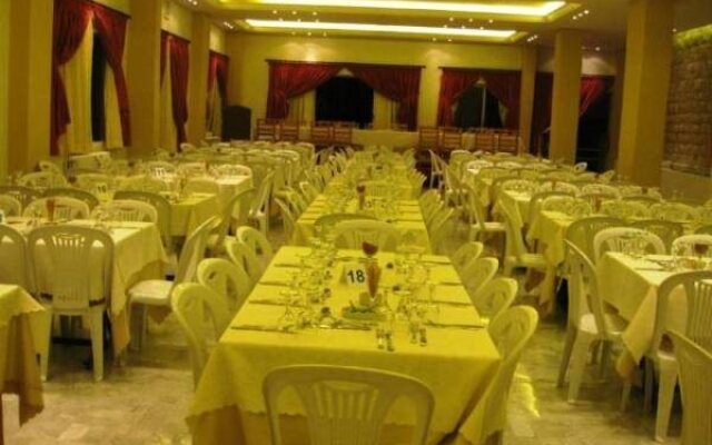 Palace Hostel Bsharry