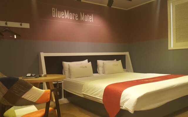 Bluemore Motel
