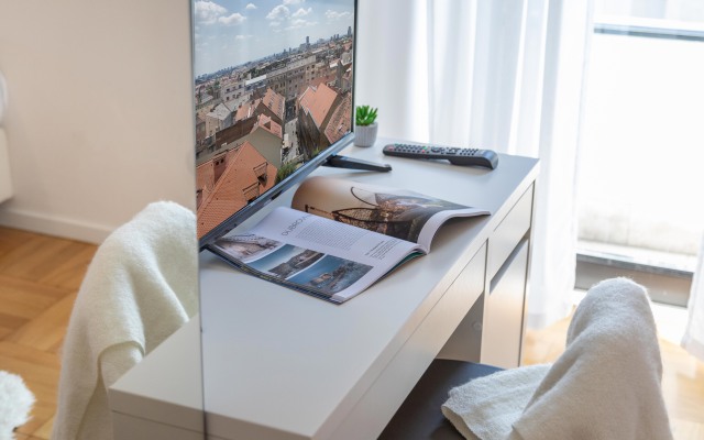 Bright and Cozy Studio Near City Center