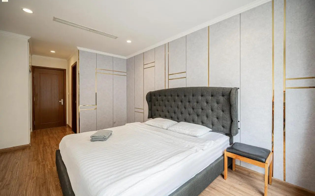 Long Apartment - Vinhomes Golden River