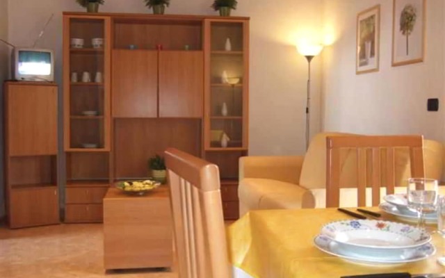 Apollo Apartments