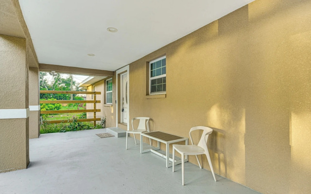 Tropical Tampa Home: Pets Welcome!