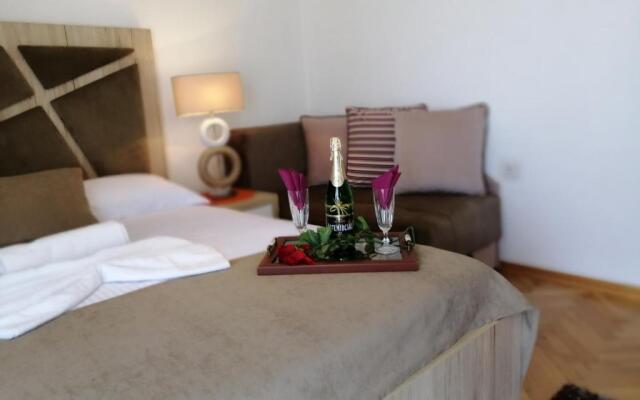 Apartments Gazi