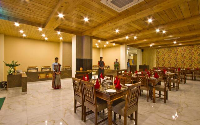 Snow Flakes Resort And Spa Centrally Heated Luxury Resort