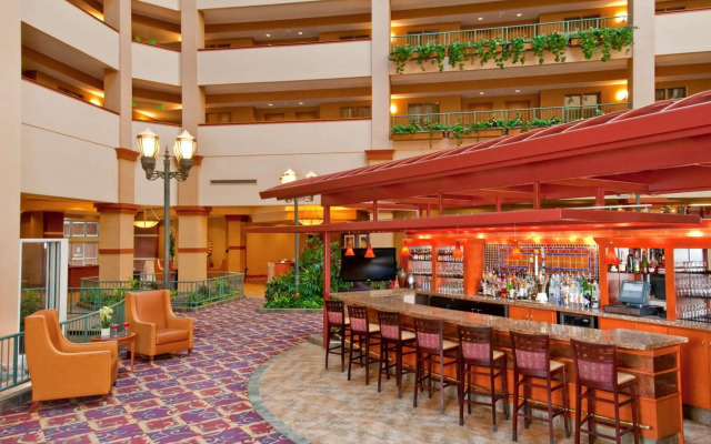 Embassy Suites by Hilton Charleston Airport Convention Ctr