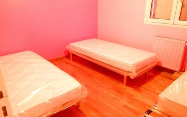 House with 8 Bedrooms in Villeurbanne, with Wifi