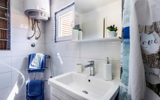 Stunning Apartment in Fazana With Wifi and 3 Bedrooms
