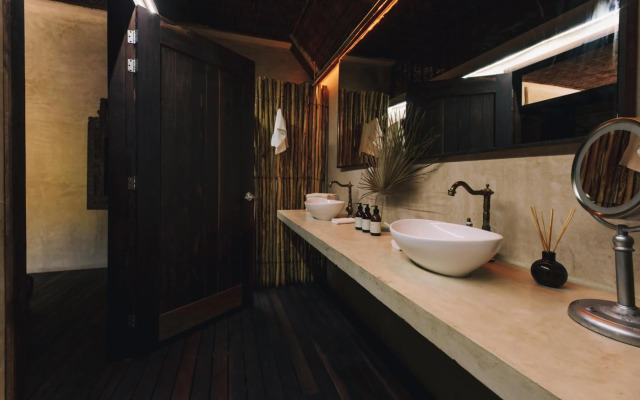 Radhoo Tulum