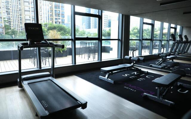 Moxy Shenzhen North Station