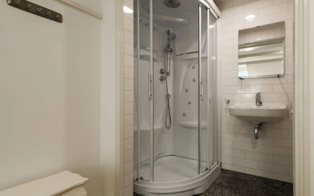 Jordaan Laurier Apartments