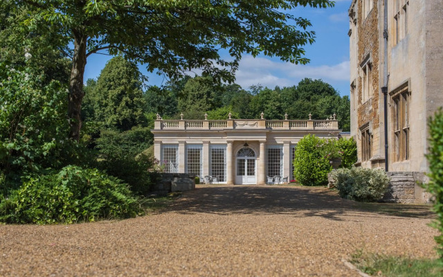 Rushton Hall Hotel & SPA