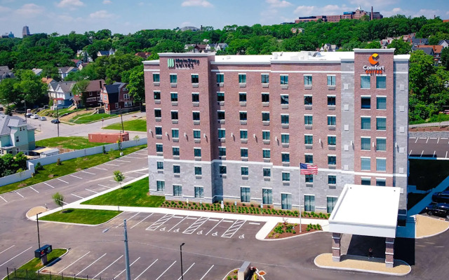 Comfort Suites Cincinnati University - Downtown