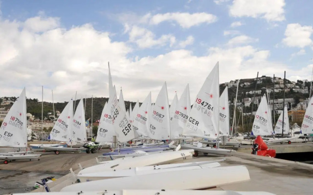 RNET - Royal Marine II Roses