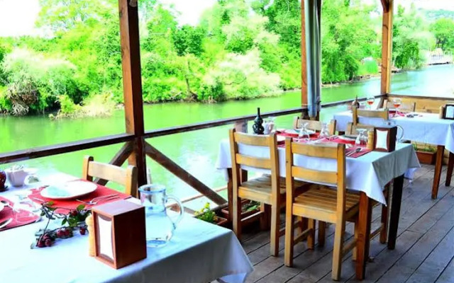Vira Creek House