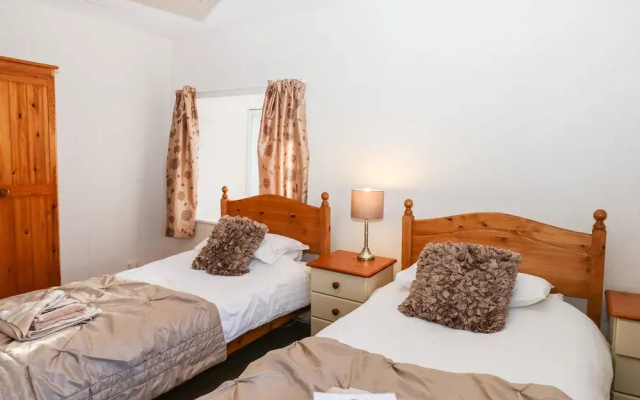 Twelve Oaks Farmhouse
