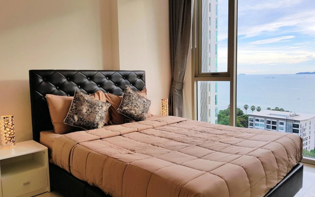 The Riviera Wongamat by Pattaya Holiday