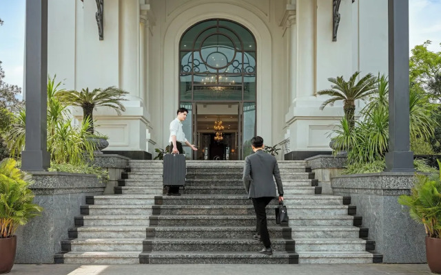 Rex Quang Binh Hotel