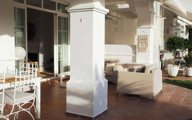 Marbella Holiday & Golf Garden Apartment