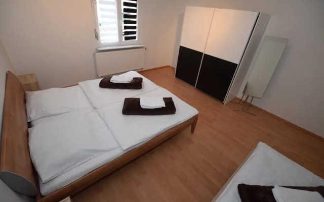 AB Apartment 25