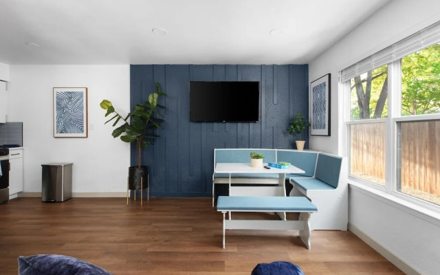 Posh & Serene 2BR w Private Patio