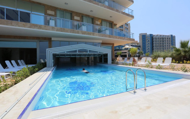 Charisma De Luxe Hotel